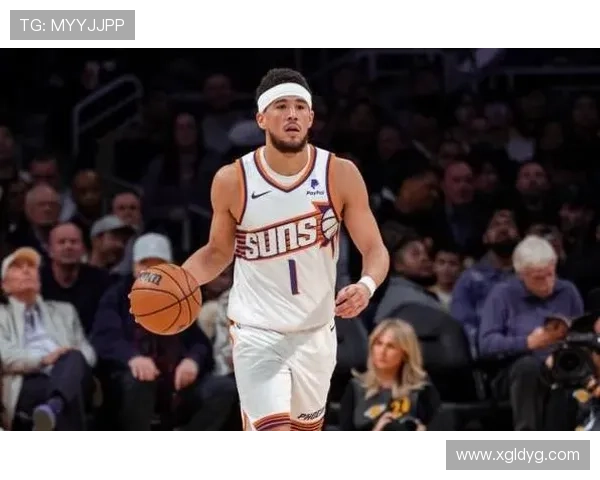 布克全能表现助力球队胜利12投仅4中却贡献18分5篮板5助攻正负值高达14